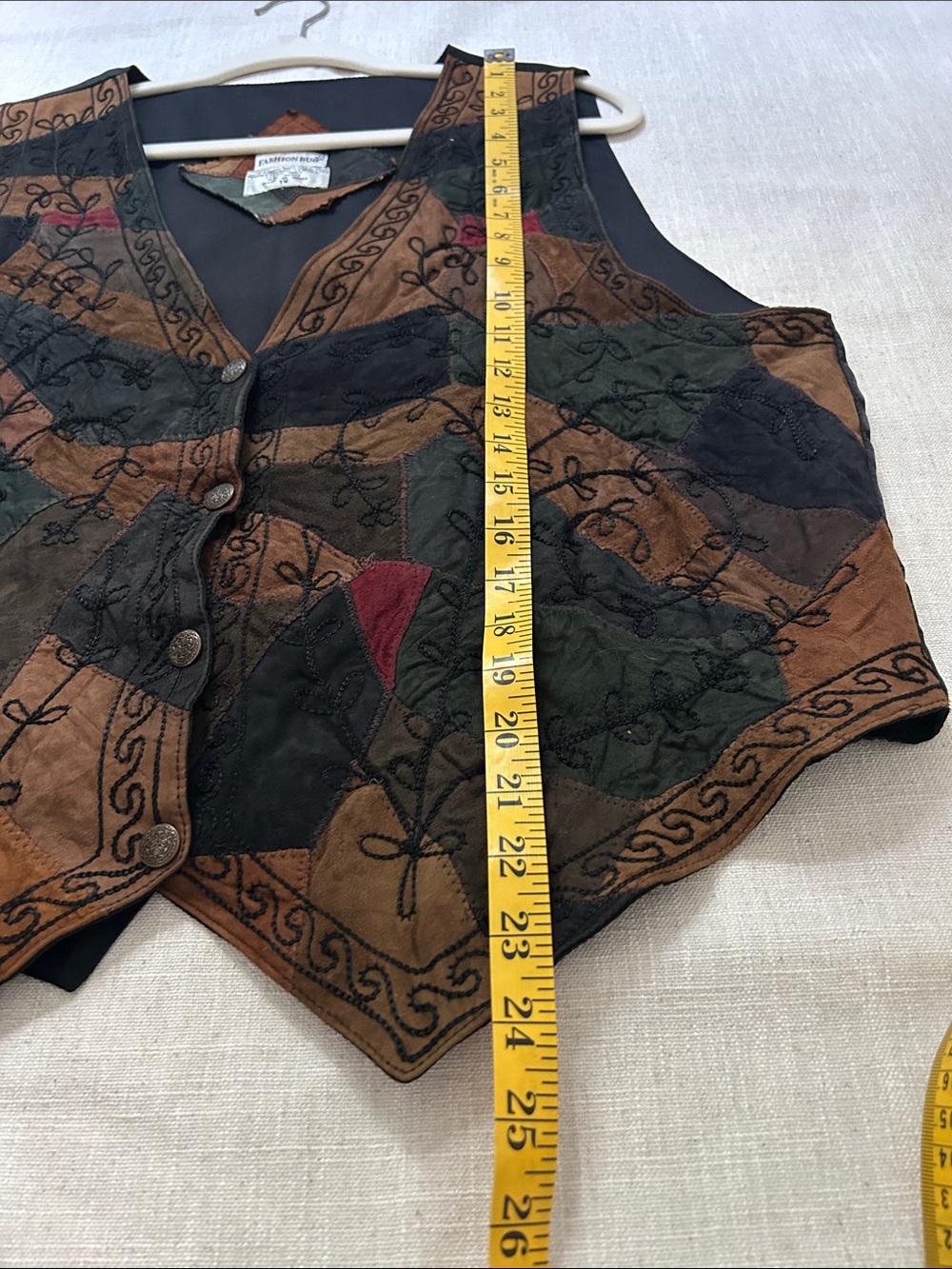 VTG Fashion Bug Patchwork Leather Vest Embroidered Floral Eclectic Grandma Y2K - Picture 9 of 14